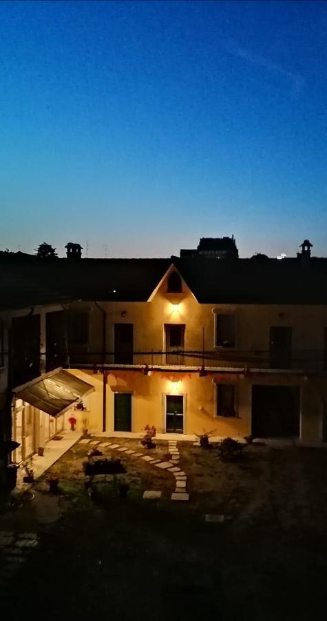 Samarate Cascina Anita Bed & Breakfast エクステリア 写真